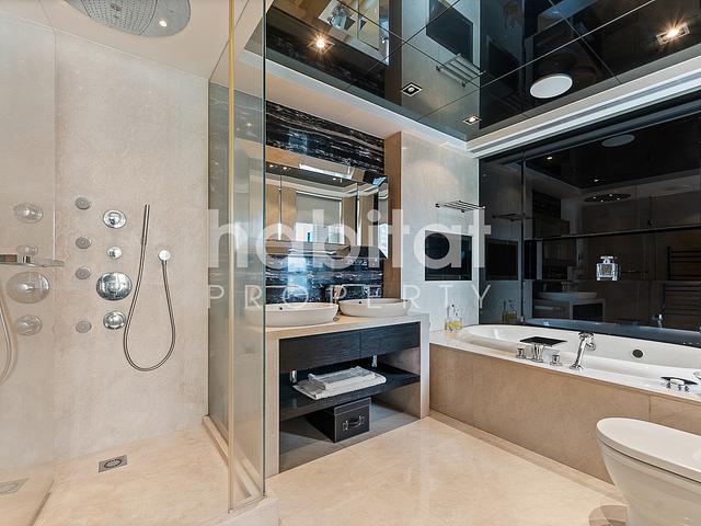 Exceptional Duplex Residence in the Heart of Admir