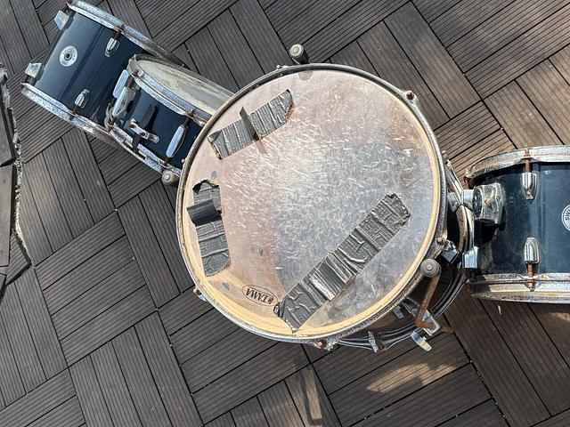 Drum kits for free ( pick up) used but works