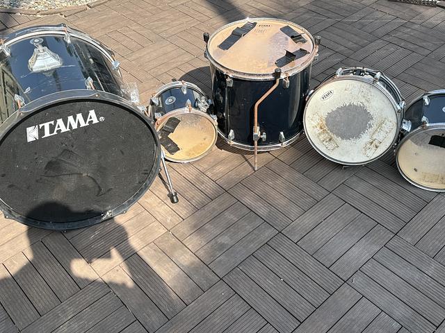 Drum kits for free ( pick up) used but works