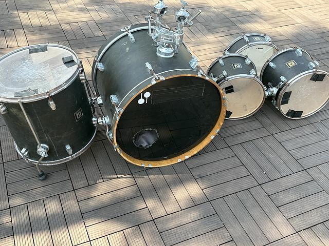 Drum kits for free ( pick up) used but works