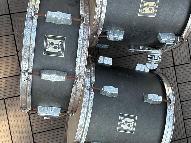 Drum kits for free ( pick up) used but works