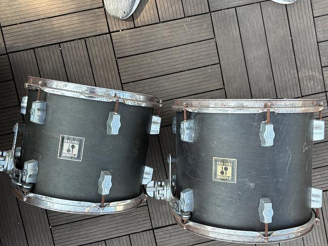 Drum kits for free ( pick up) used but works