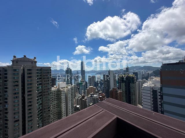 Private Terrace in Great Location