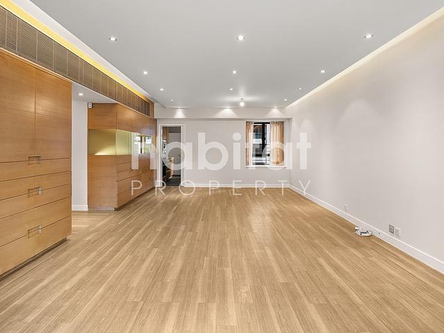 High Privacy Flat in Mid-Levels