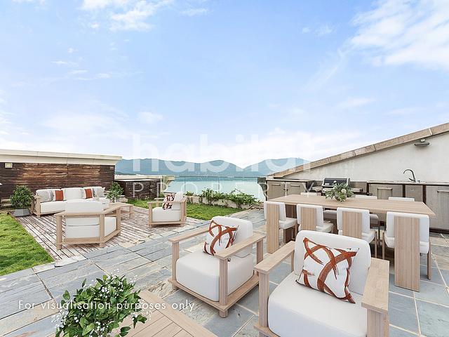 Penthouse with Private Roof Terrace