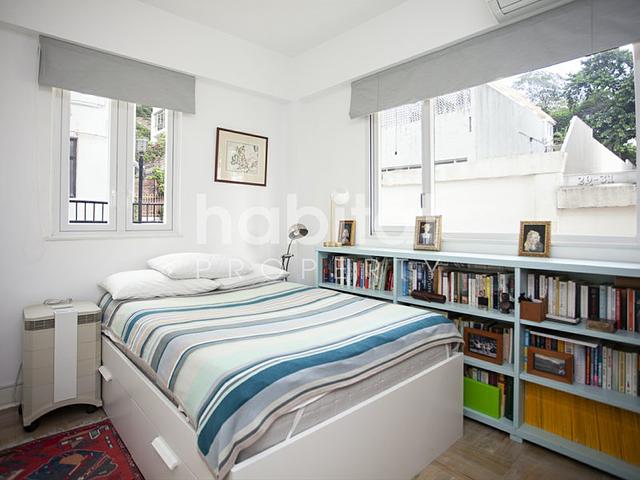 Bright Low-Rise, Quiet Green Neighbourhood