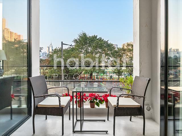 Unique Renovated Low Rise in Happy Valley