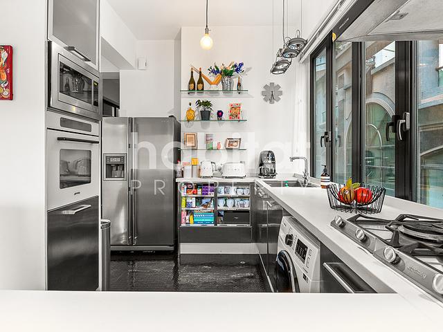 Unique Renovated Low Rise in Happy Valley