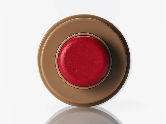 Rhode Pocket Blush - Candy Apple