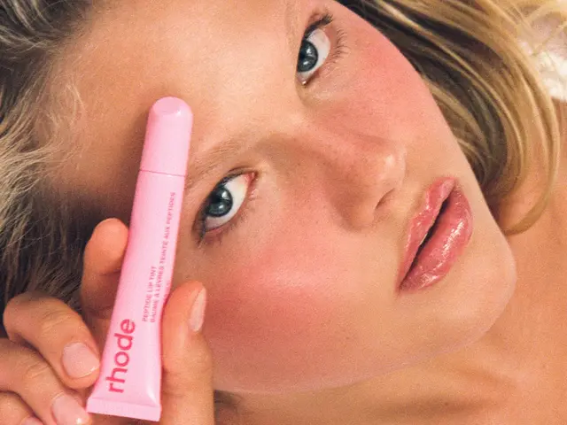 Rhode peptide lip tint - Jelly Bean