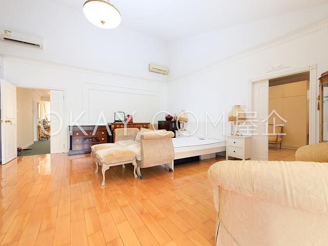 Headland Village - Seabee Lane | Headland Village