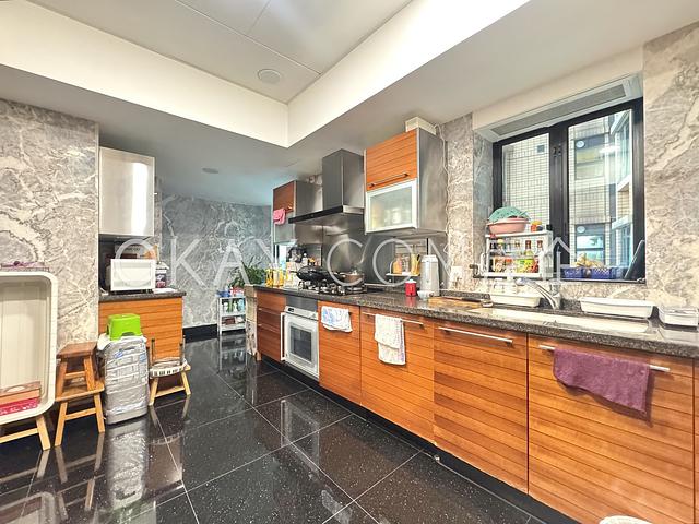The Leighton Hill | The Leighton Hill, Happy
