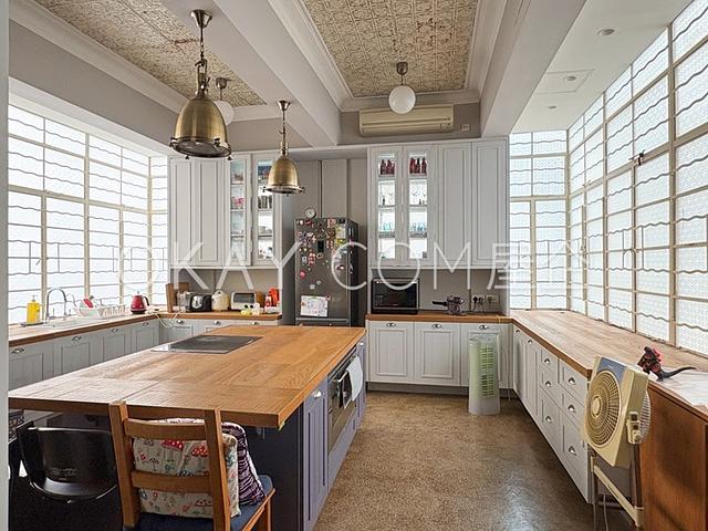 9-11 Sing Woo Road | 9-11 Sing Woo Road, Happy