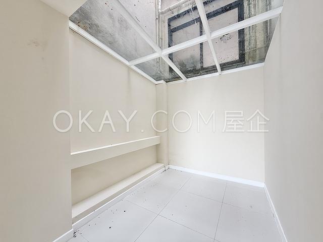 Carmel Hill | Carmel Hill, Stanley - 3 Bed, 3
