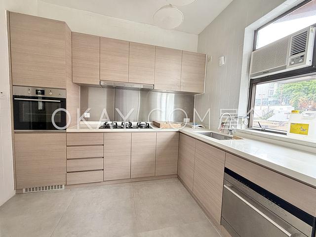Carmel Hill | Carmel Hill, Stanley - 3 Bed, 3