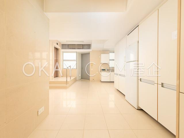 Overbays | Overbays, Repulse Bay - 2 Bed, 4 Bath,