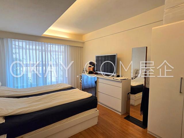 Aqua 33 | Aqua 33, Pokfulam - 3 Bed, 2 Bath, 1,394