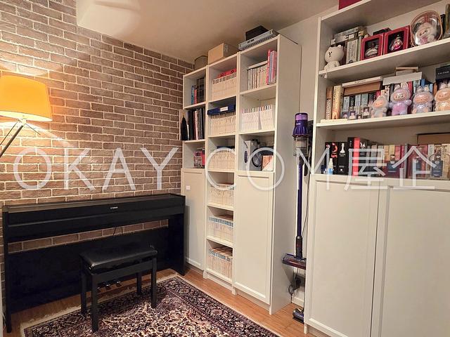 Aqua 33 | Aqua 33, Pokfulam - 3 Bed, 2 Bath, 1,394