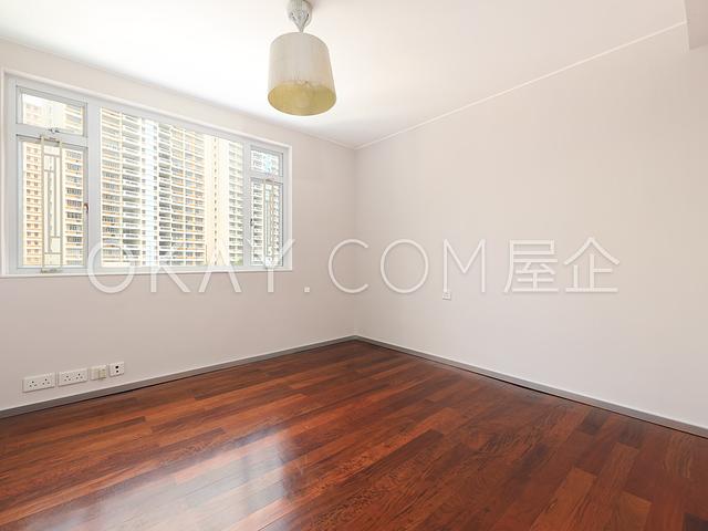 Butler Towers | Butler Towers, Jardine's Lookout -