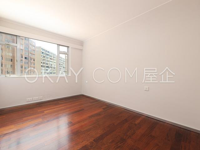 Butler Towers | Butler Towers, Jardine's Lookout -