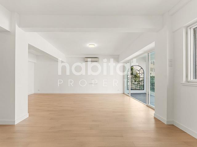 Spacious Family Flat with Large Balcony