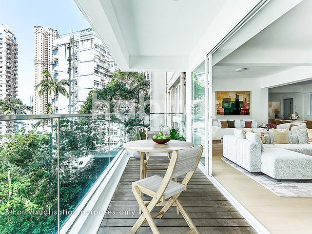 Spacious Family Flat with Large Balcony