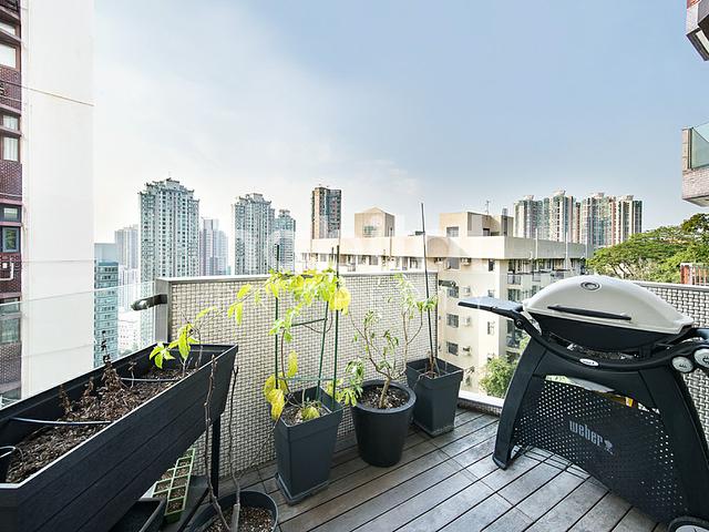 Beautiful Family Home in Pokfulam