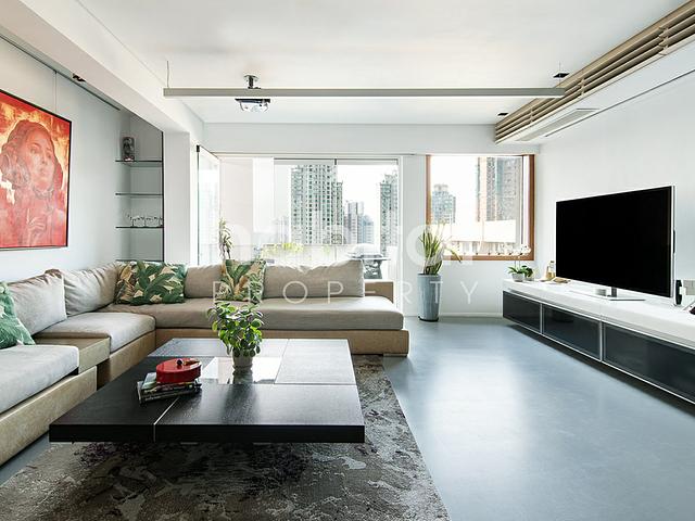 Beautiful Family Home in Pokfulam