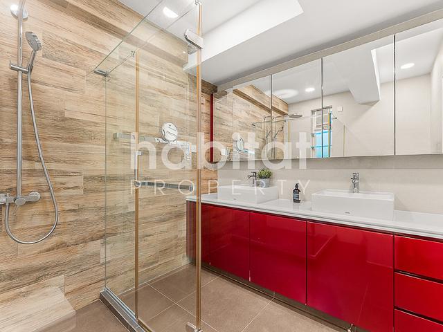 Spacious Family Flat with Large Balcony