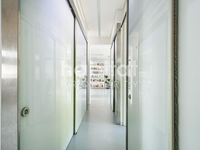 Beautiful Family Home in Pokfulam