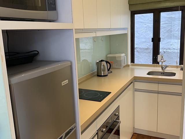 Central 1 bed furished apartment 