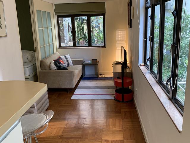 Central 1 bed furished apartment 