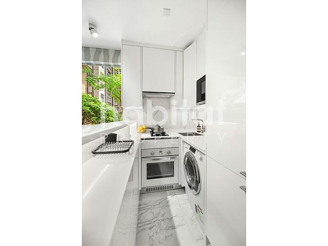 Charming Renovated Flat in Quiet Location