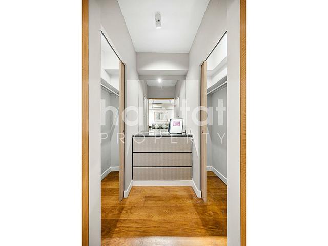 Charming Renovated Flat in Quiet Location