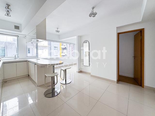 Lovely Two Bedroom Flat in Great Location