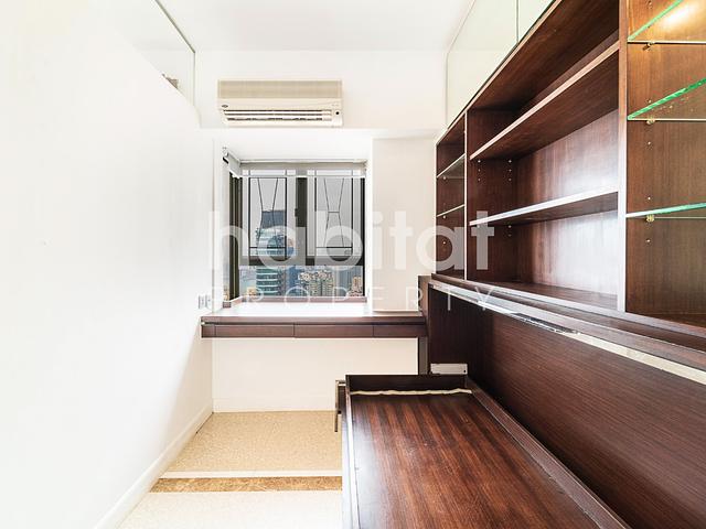 Mid-levels Apartment