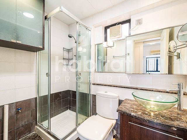 Mid-levels Apartment