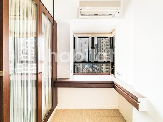 Mid-levels Apartment