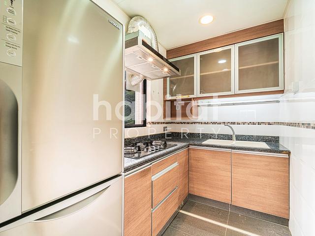 Mid-levels Apartment