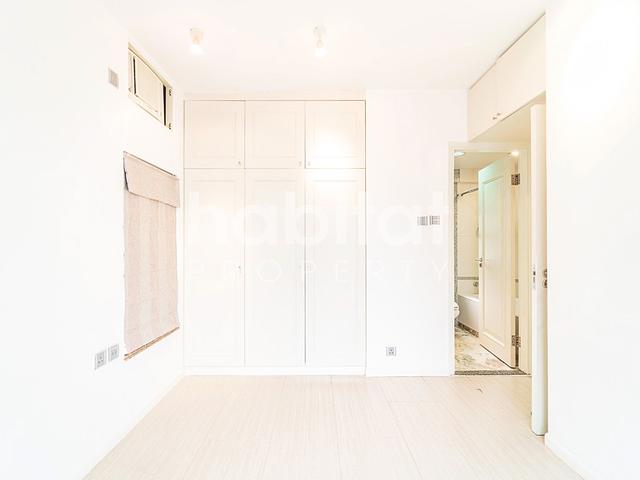 Mid-levels Apartment