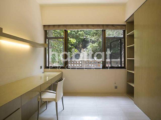 Great Apartment In Quiet Location