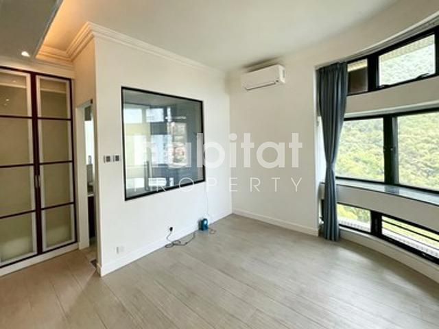 Two Bedrooms Apartment in Repulse Bay