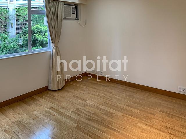 Spacious Family Home in Mid-Levels