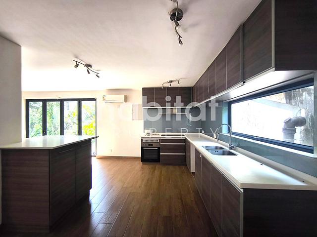 Modern Cheung Sha Village House