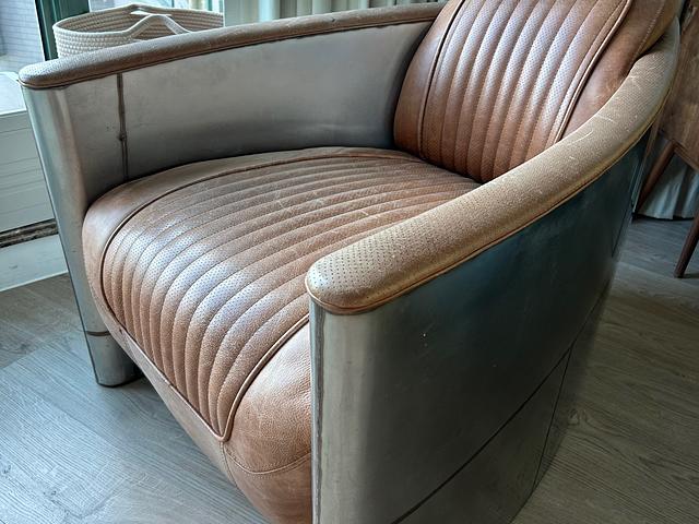 Timothy Oulton Hellcat Chair – Distressed Leather