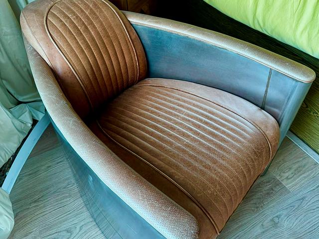Timothy Oulton Hellcat Chair – Distressed Leather
