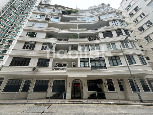 Spacious Three Bedroom Apartment in Sai Ying Pun