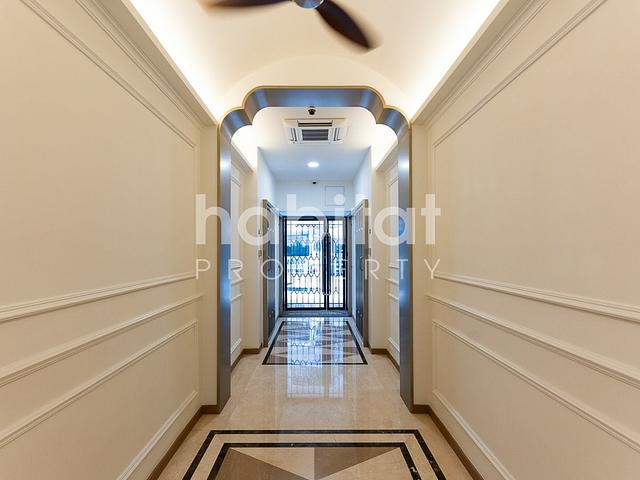 Spacious Three Bedroom Apartment in Sai Ying Pun