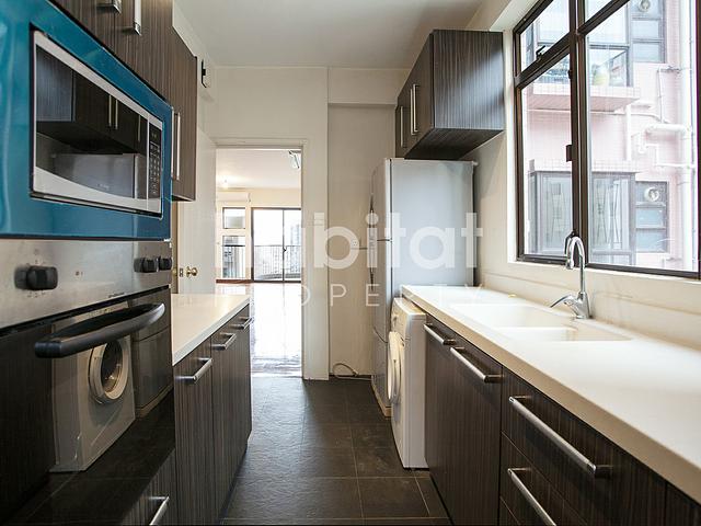 Great Apartment in Mid-Levels West