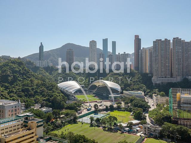 Spacious Apartment in Tai Hang